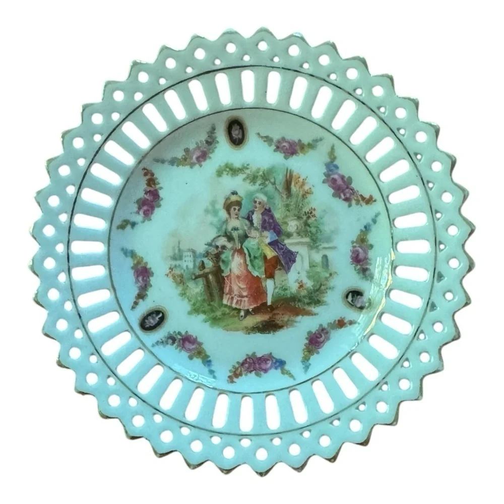 GERMANY PIERCED GOLD EDGES PORCELAIN VIENNESE MOTIF 6 PIECES PLATES COLLECTIBLE